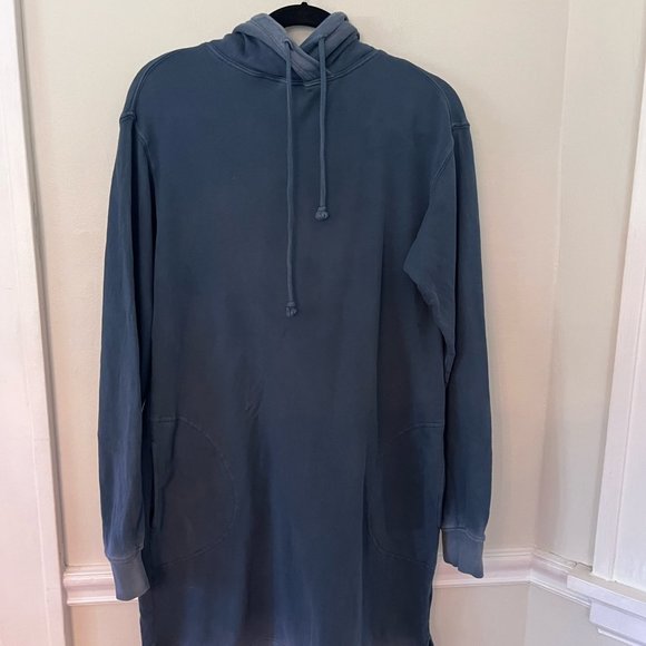 Velvet by Graham and Spencer Large Ombre Blue Sweatshirt Dress - Picture 1 of 3